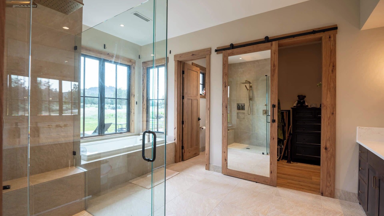 Photo of Bathroom in Terrebonne