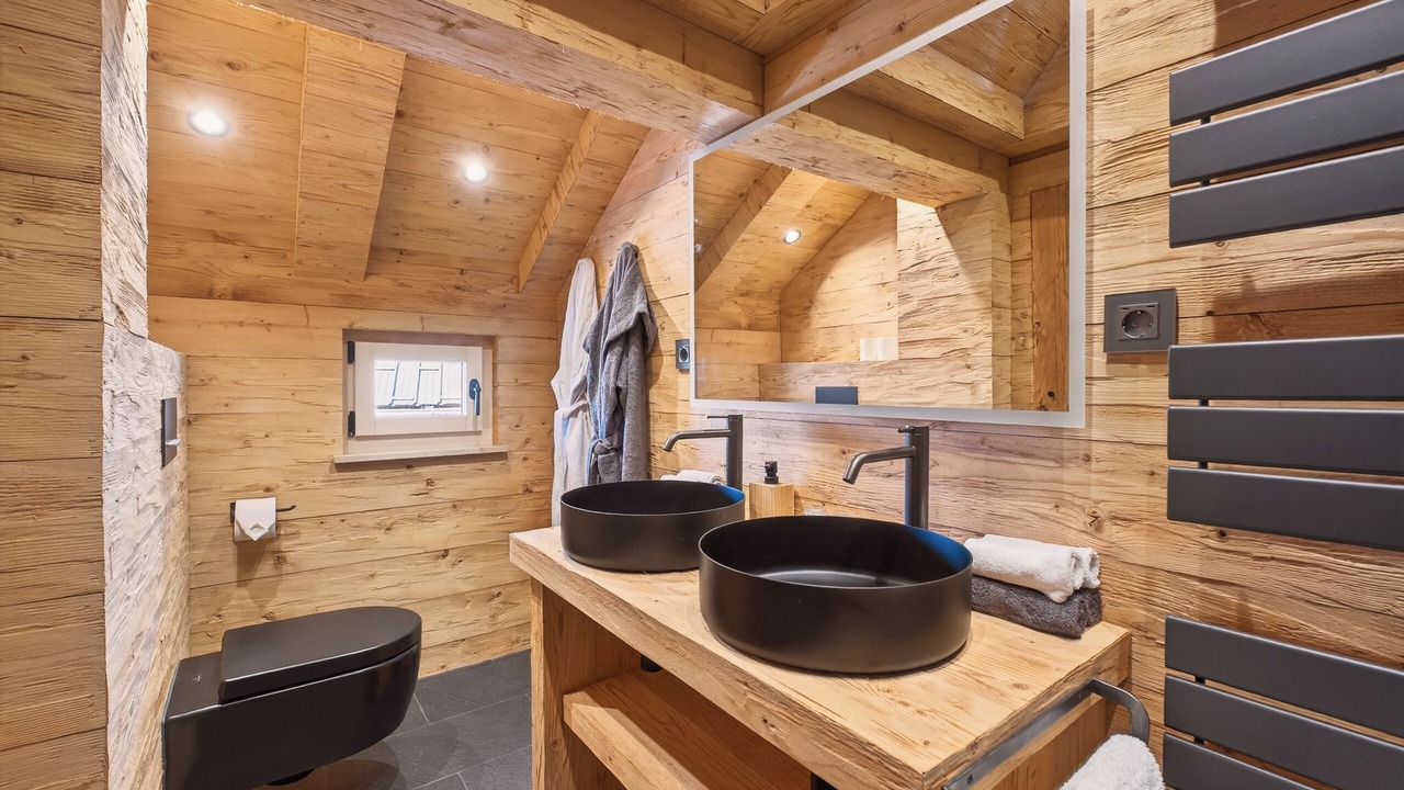 Photo of Bathroom in Zig Zag Ward