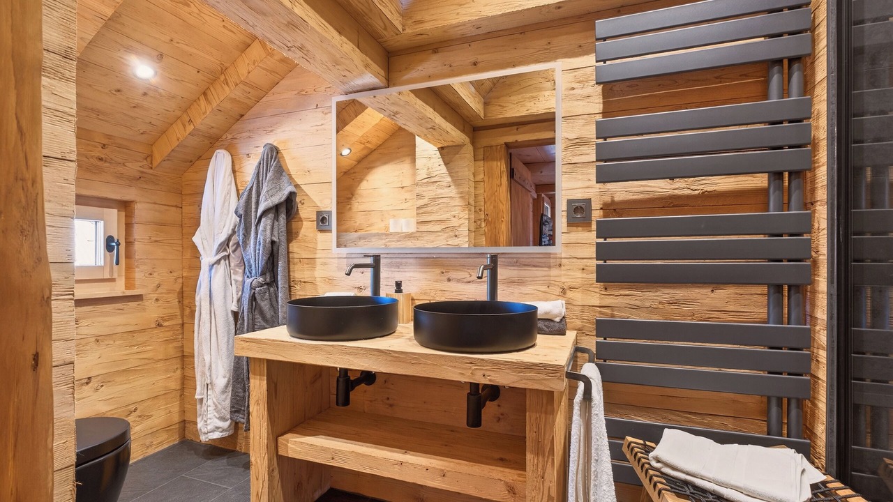 Photo of Bathroom in Zig Zag Ward