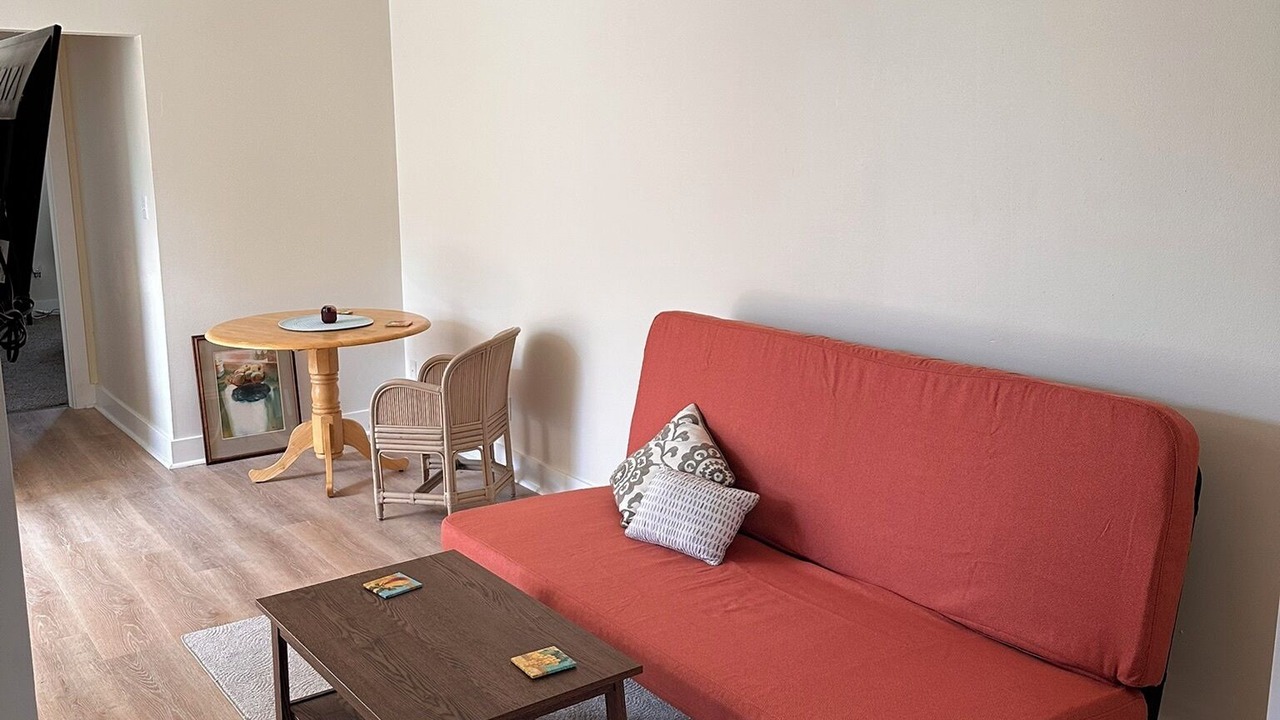 Photo of Livingroom in Squire Park