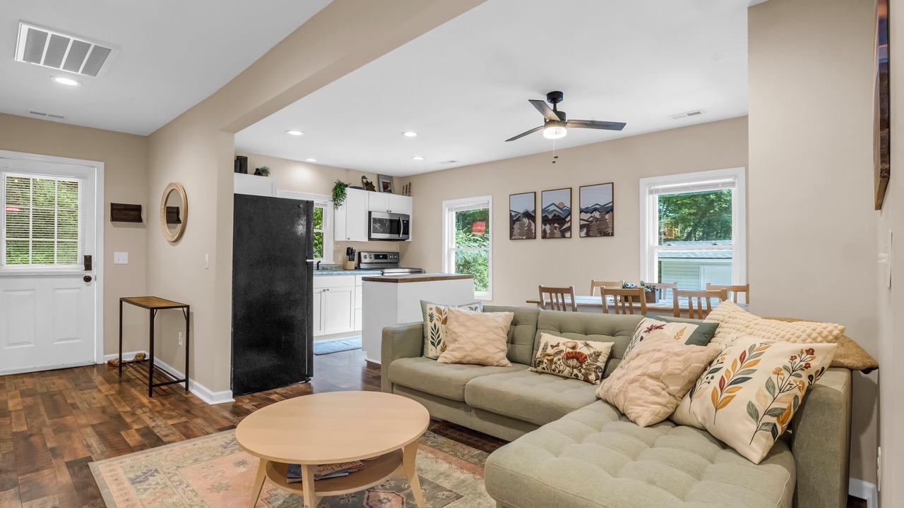 Photo of Livingroom in The Peaks at Lake Lure