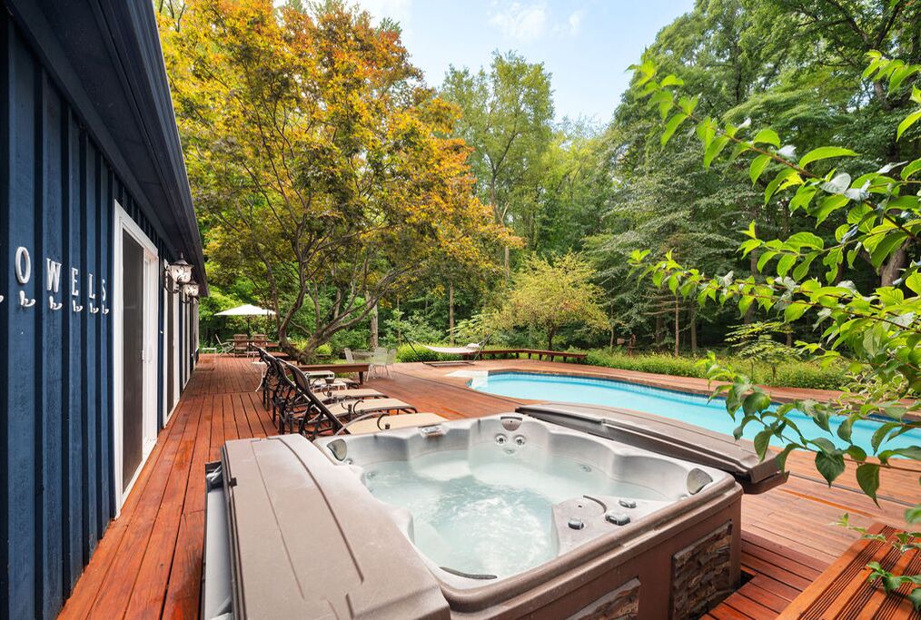 Photo of Patio Balcony in Shorewood-Tower Hills-Harbert