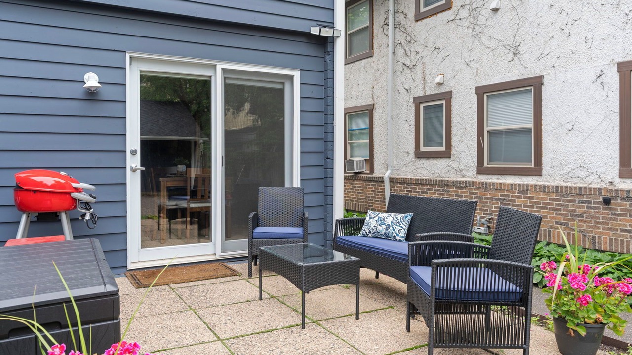 Photo of Outdoor in Lowry Hill