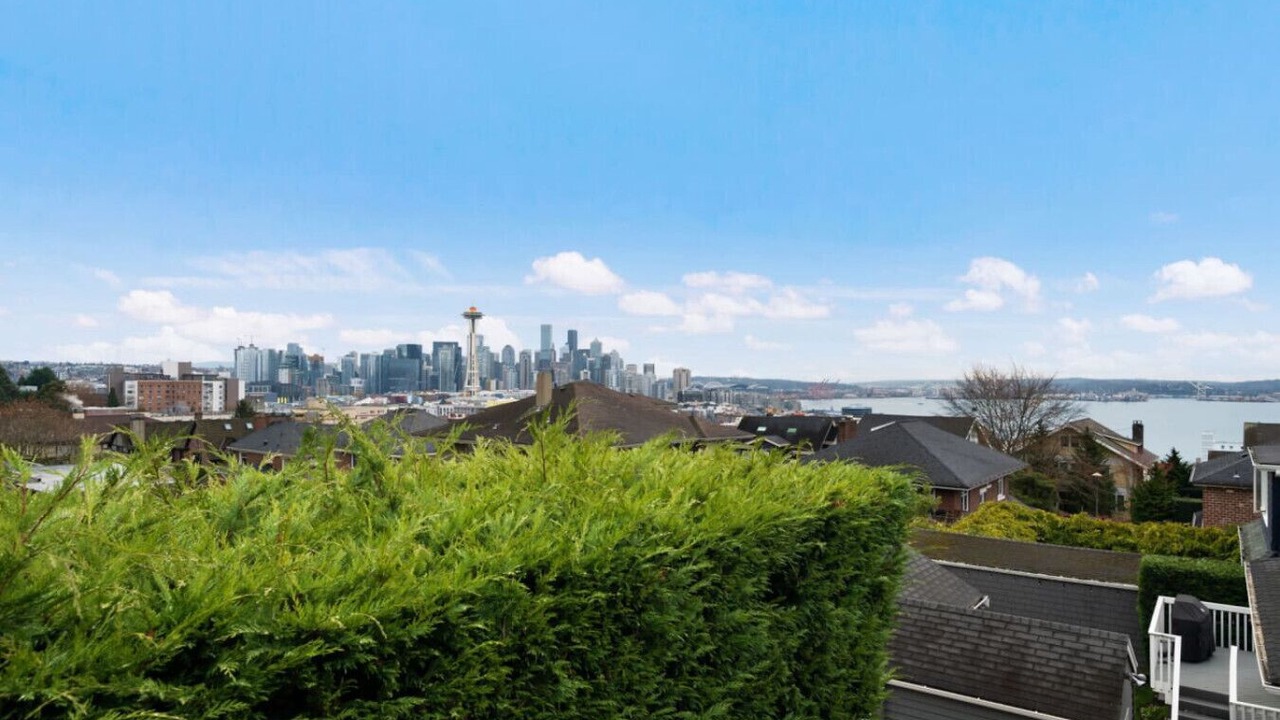 Photo of Others in Lower Queen Anne
