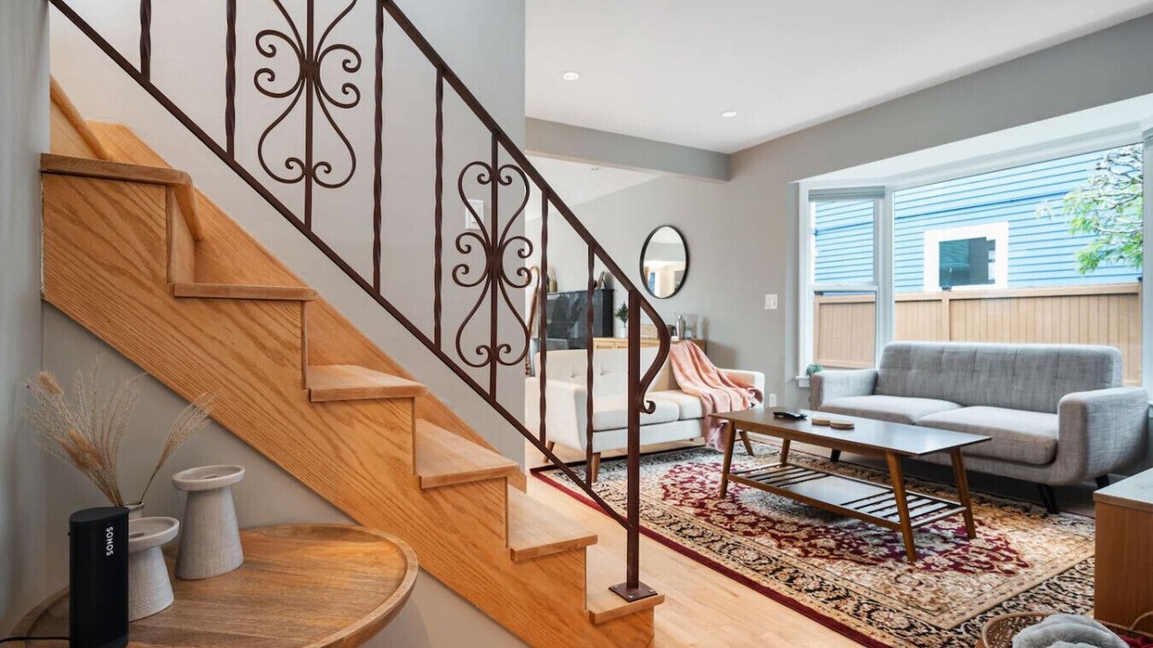 Photo of Livingroom in Lower Queen Anne