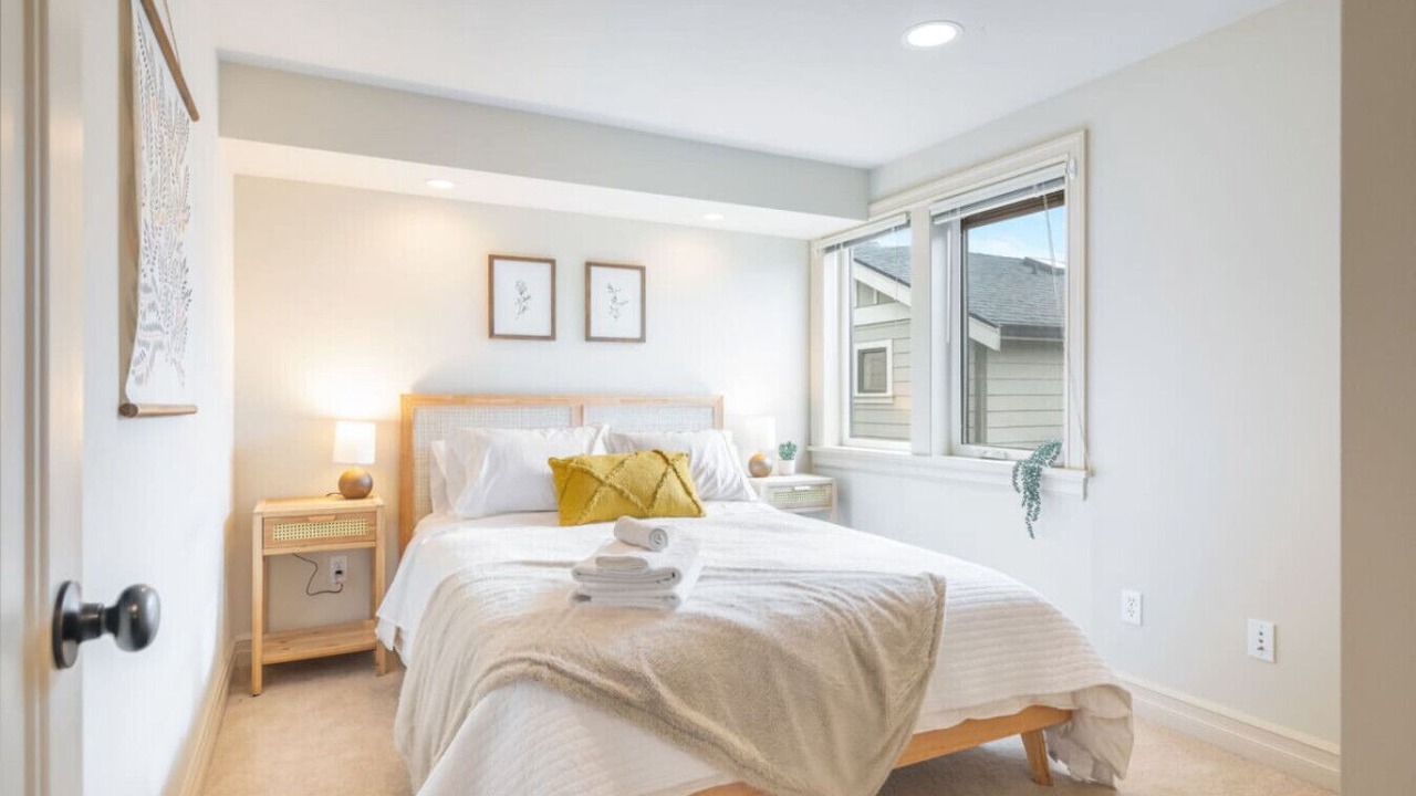 Photo of Bedroom in Lower Queen Anne
