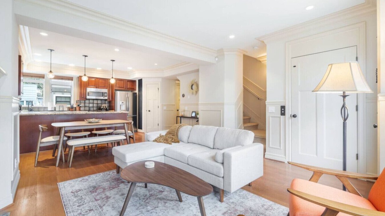 Photo of Livingroom in Lower Queen Anne