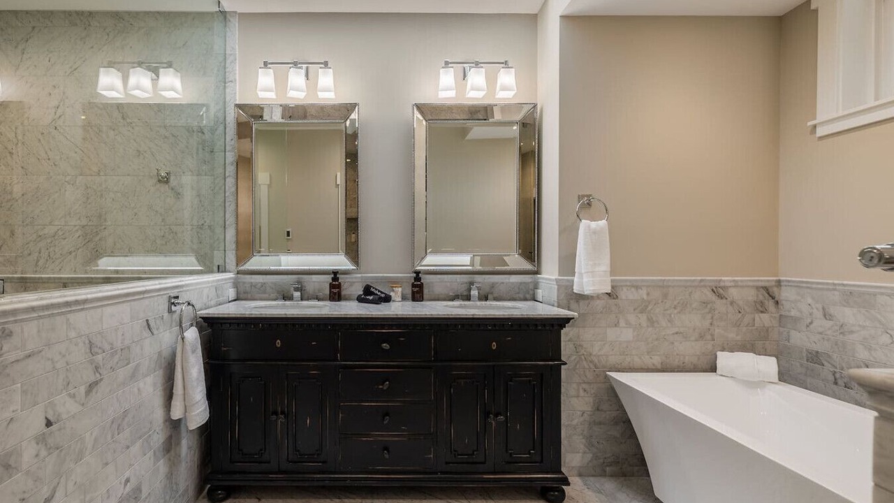 Photo of Bathroom in East Queen Anne