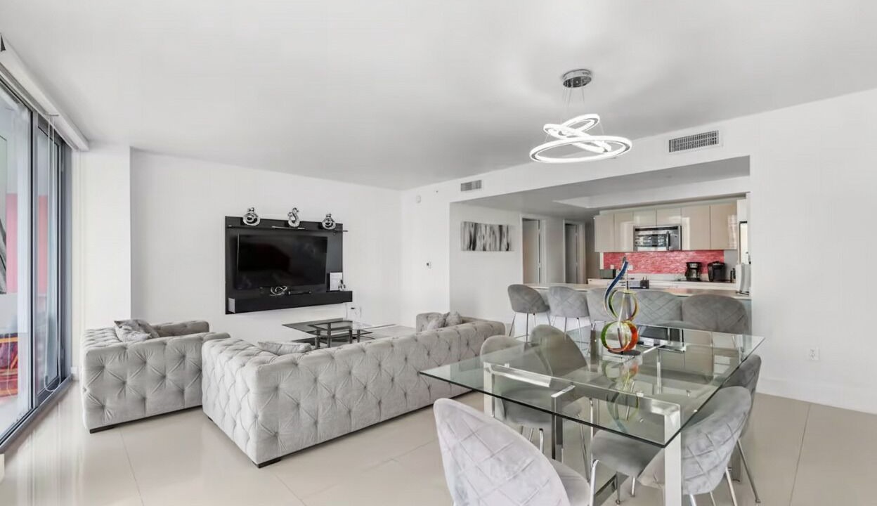 Photo of Livingroom in Hallandale Beach