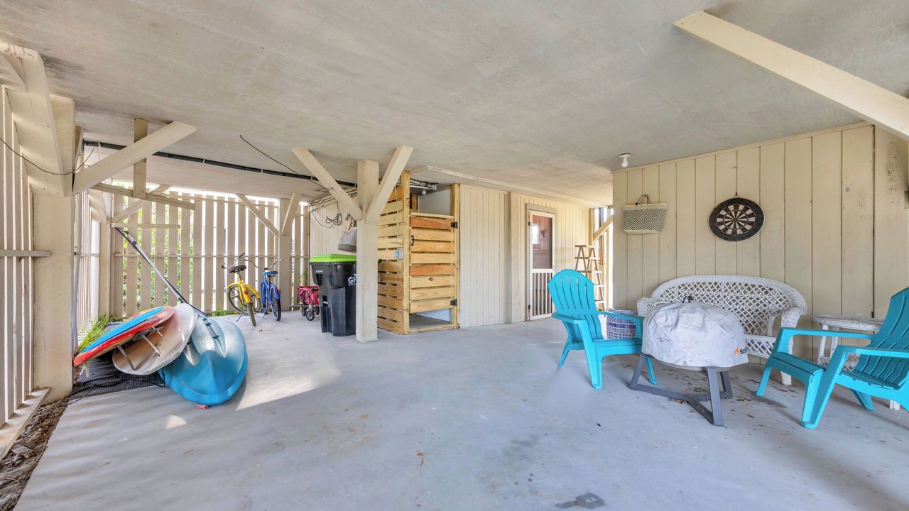 Photo of Patio Balcony in Litchfield by the Sea