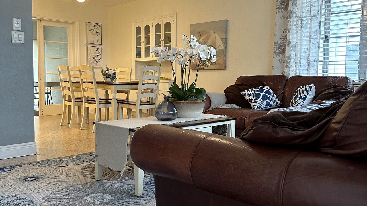 Photo of Livingroom in Long Meadow
