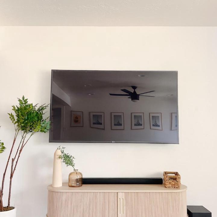 Photo of Livingroom in Laie