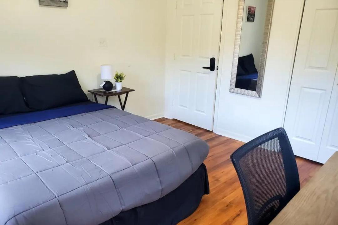 Photo of Bedroom in Nevada Street