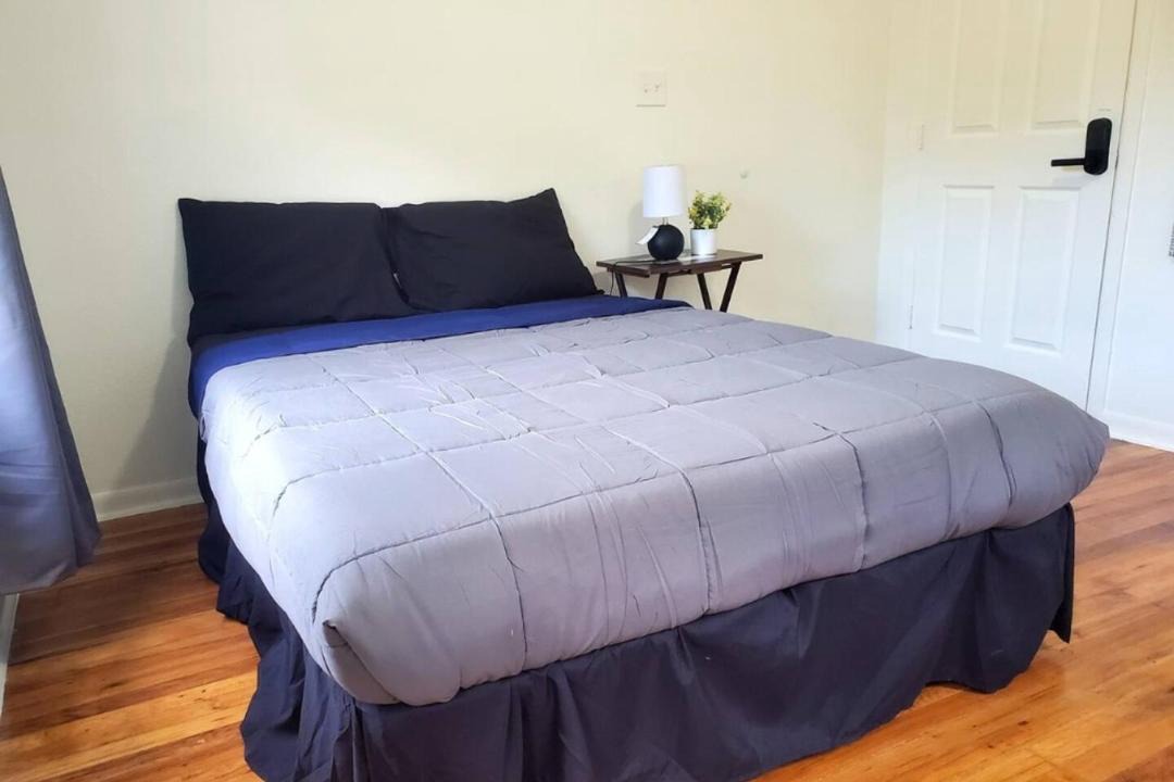Photo of Bedroom in Nevada Street