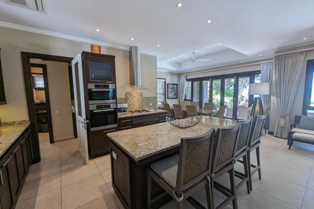 Photo of Livingroom in Eden Island