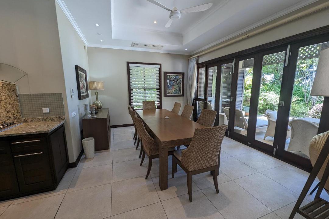 Photo of Livingroom in Eden Island