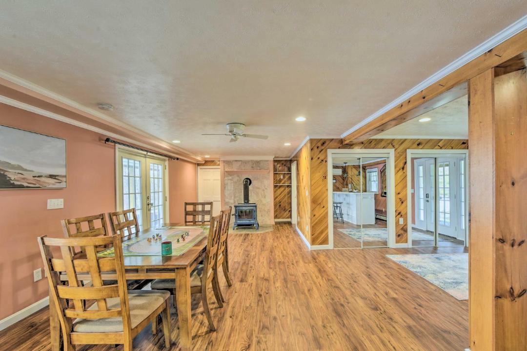 Photo of Livingroom in Lunenburg