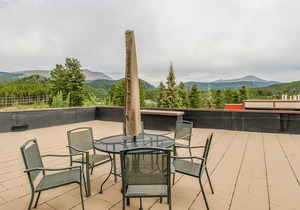 Shuttle to lifts from condo w/ panoramic views & shared pool/ hot tub!