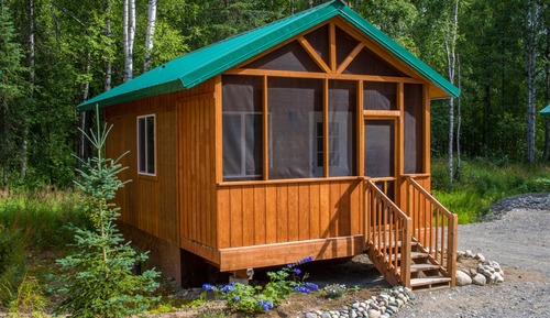 Studio Cabin 6, King Bed, Kitchenette, Private Bathroom, Screened Porch