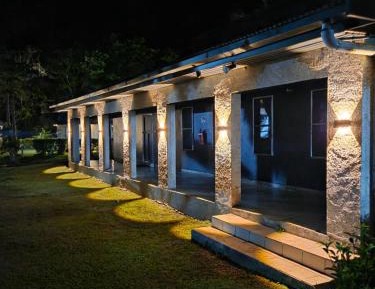 10-Bed Mixed Dormitory Room