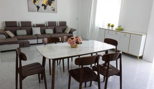 Three-Bedroom Deluxe Apartment