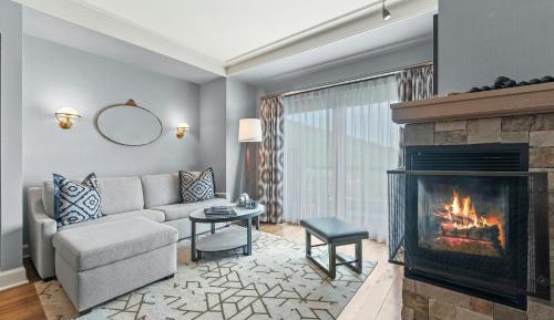 Deluxe, 1 Bedroom Suite, 1 King, Valley view