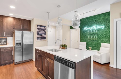 North Buckhead Apartment | Cozy 2-bedroom apartment in awesome Atlanta with fitness room, WiFi