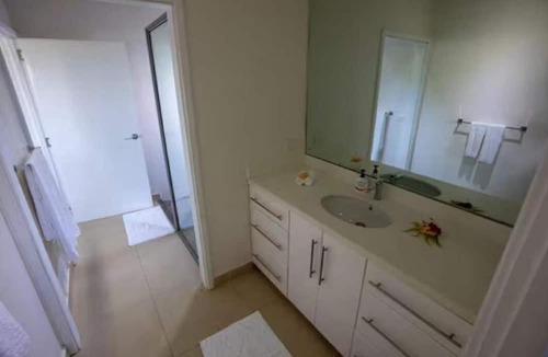 Matei Resort | Raitotoka Eco Resort Deluxe Double Room with Balcony and Sea View