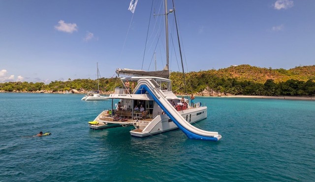 Sun-Kissed Sailing Adventure in Isla de Mahe, Seychelles